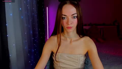 Under The Skin online show from February 2025 04:35:01 PM