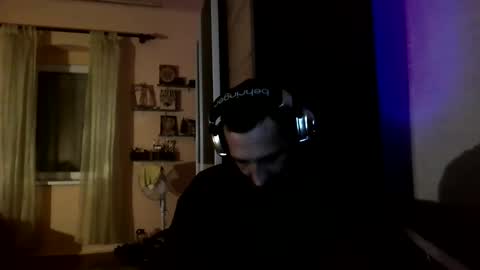 Snapshot of underguy19 chatting on October 2025 09:05:02 PM underguy19 online show from October 2025 09:05:02 PM