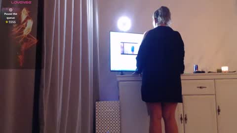 Snapshot of unfulfilledwife chatting on April 2026 09:46:01 PM Eva online show from April 2026 09:46:01 PM