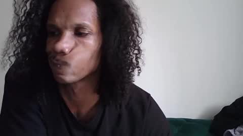 Snapshot of uniballboy chatting on March 2026 01:39:01 PM Uni Ball online show from March 2026 01:39:01 PM