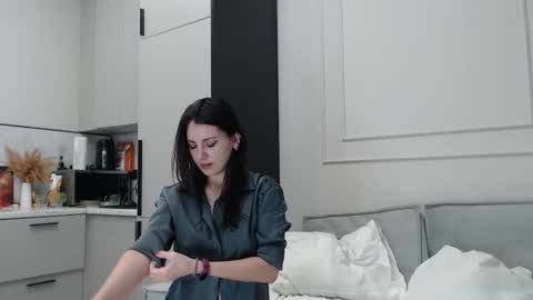 uninvited_raccoon online show from October 2025 12:00:01 AM