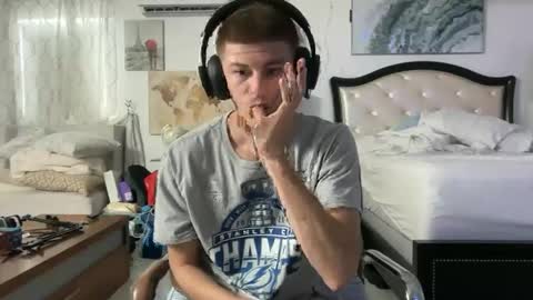 Snapshot of unverifiedbwc chatting on February 2025 04:26:01 PM Stepbro online show from February 2025 04:26:01 PM