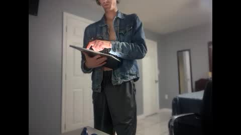 Snapshot of unverifiedbwc chatting on December 2025 04:43:02 AM Stepbro online show from December 2025 04:43:02 AM