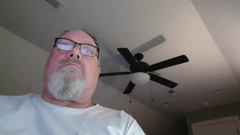 Snapshot of up2later chatting on January 2025 04:27:01 AM up2later online show from January 2025 04:27:01 AM