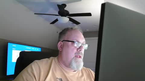 Snapshot of up2later chatting on January 2025 04:20:01 AM up2later online show from January 2025 04:20:01 AM