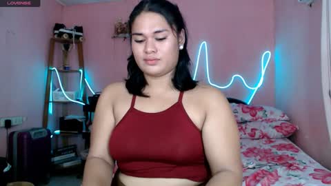 Snapshot of ur_baby_rebbecca chatting on June 2026 11:45:02 AM SINGLE online show from June 2026 11:45:02 AM