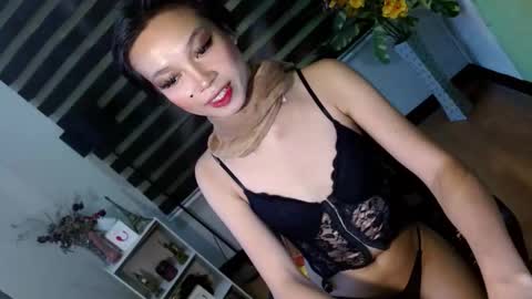 Snapshot of ur_hot_fantasyxxx chatting on April 2026 08:01:02 AM Saina Gonzales online show from April 2026 08:01:02 AM