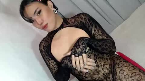 Snapshot of ur_krissyxxx chatting on April 2026 12:52:01 AM kriss online show from April 2026 12:52:01 AM