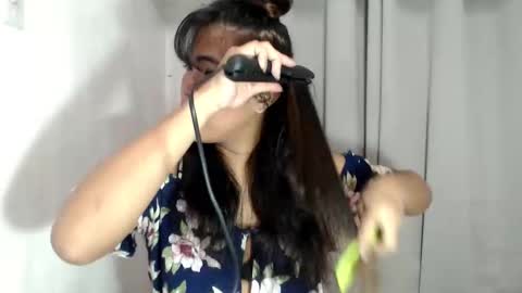 Snapshot of ur_krissyxxx chatting on April 2026 09:59:02 PM kriss online show from April 2026 09:59:02 PM