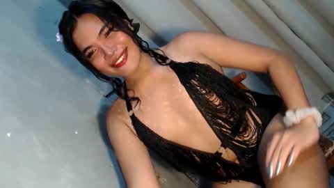 Snapshot of ur_krissyxxx chatting on May 2026 10:34:01 AM kriss online show from May 2026 10:34:01 AM