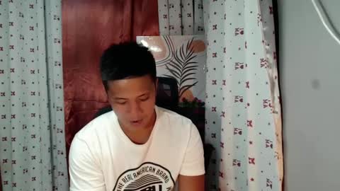 Snapshot of ur_pinoydave chatting on February 2025 05:37:01 AM Dave online show from February 2025 05:37:01 AM