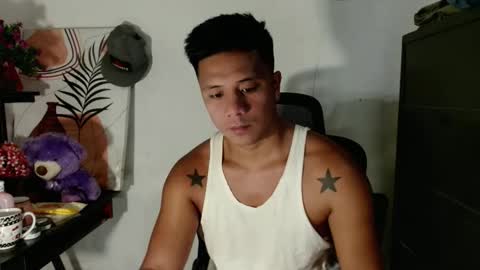 Snapshot of ur_pinoydave chatting on April 2026 02:48:01 AM Dave online show from April 2026 02:48:01 AM