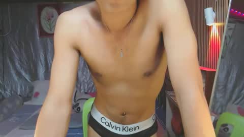 ur_shan21 online show from November 2025 04:13:02 PM