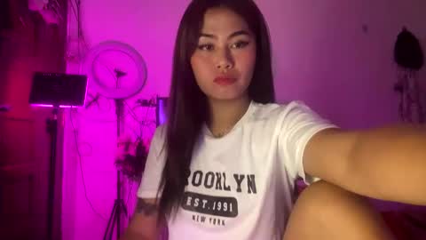 Snapshot of ur_ultimatedreamgirlxoxo chatting on April 2026 10:42:02 PM HelloIm Girly online show from April 2026 10:42:02 PM