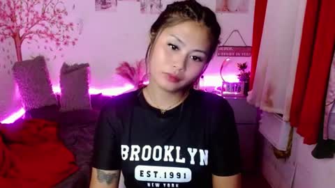 Snapshot of ur_ultimatedreamgirlxoxo chatting on June 2026 01:01:02 PM HelloIm Girly online show from June 2026 01:01:02 PM