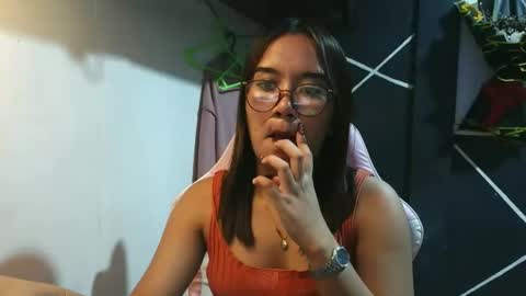 ur_wetwife online show from November 2025 01:17:02 PM