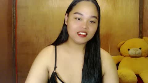Snapshot of urasian_hotchix69 chatting on March 2025 05:27:02 PM Lycah online show from March 2025 05:27:02 PM