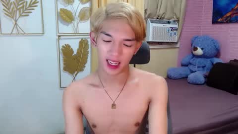 urasian_john20 online show from April 2026 04:39:01 AM