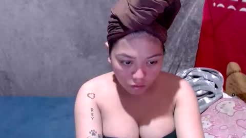Snapshot of urasian_joy chatting on March 2026 09:43:01 AM urasian_joy online show from March 2026 09:43:01 AM