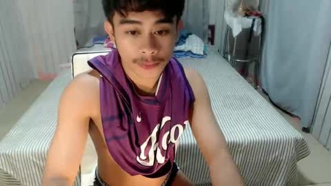 Snapshot of urasian_nathaniel chatting on November 2025 04:18:02 PM HI WE ARE NATHANIEL AND SEV online show from November 2025 04:18:02 PM