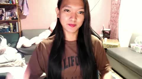 Snapshot of urasian_newra chatting on February 2025 12:03:02 PM NEWRA ALLISON online show from February 2025 12:03:02 PM