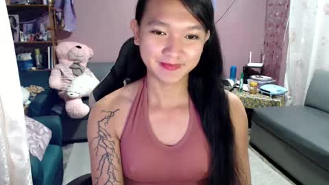 Snapshot of urasian_newra chatting on March 2025 04:03:02 AM NEWRA ALLISON online show from March 2025 04:03:02 AM