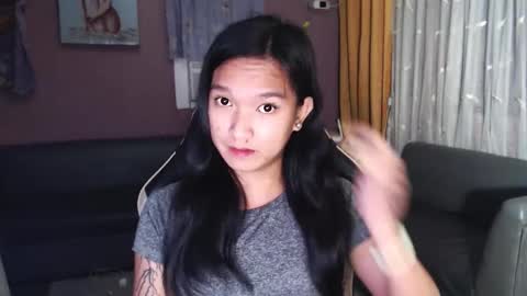 Snapshot of urasian_newra chatting on December 2025 10:19:01 PM NEWRA ALLISON online show from December 2025 10:19:01 PM