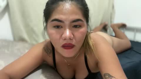 Snapshot of urasianblairexxx chatting on April 2026 03:31:01 PM urasianblairexxx online show from April 2026 03:31:01 PM