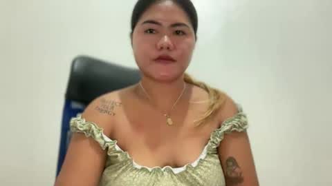 Snapshot of urasianblairexxx chatting on May 2026 08:33:02 AM urasianblairexxx online show from May 2026 08:33:02 AM