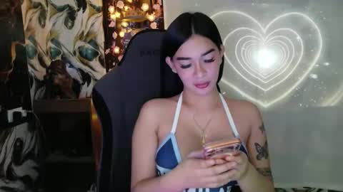 Snapshot of urasiandreamgirlxxx chatting on April 2026 08:15:02 AM jess online show from April 2026 08:15:02 AM