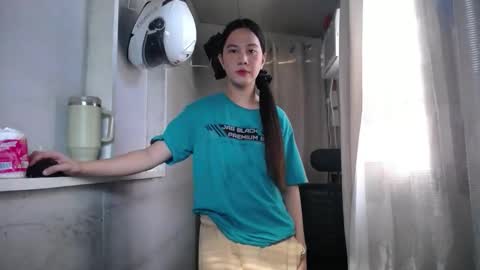 Erika online show from October 2025 06:43:01 AM