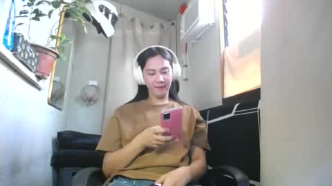 Snapshot of urasiantserika chatting on April 2026 02:22:02 AM Erika online show from April 2026 02:22:02 AM
