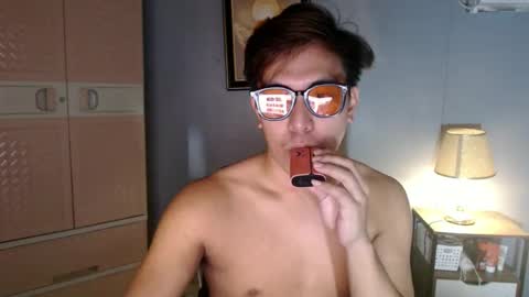 urasianwanker online show from November 2025 07:06:02 AM