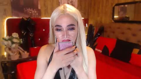 Snapshot of urcumgirlasiants chatting on January 2025 01:27:01 PM KENDALL online show from January 2025 01:27:01 PM