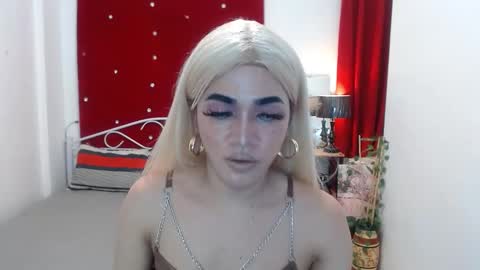 Snapshot of urcumgirlasiants chatting on February 2025 04:48:01 PM KENDALL online show from February 2025 04:48:01 PM