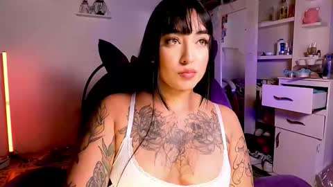 Snapshot of urcutedarling_ chatting on October 2025 02:37:02 AM       online show from October 2025 02:37:02 AM