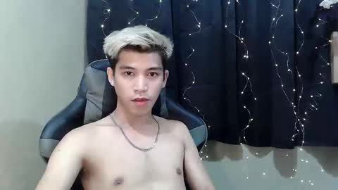 Snapshot of urcutefucking_asianboy chatting on September 2025 03:02:01 PM ASIANBBYBOY online show from September 2025 03:02:01 PM