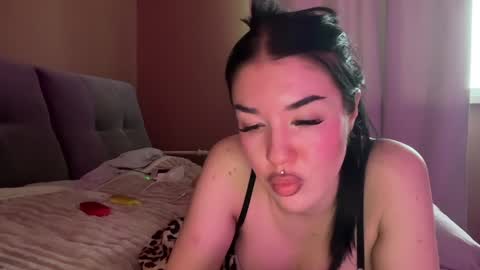 Snapshot of urdevilbaby chatting on January 2025 11:50:02 AM Margo online show from January 2025 11:50:02 AM