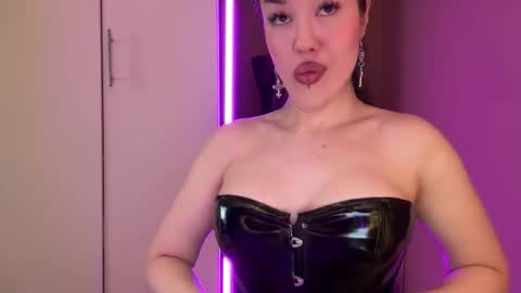 Snapshot of urdevilbaby chatting on October 2025 06:03:01 AM Margo online show from October 2025 06:03:01 AM