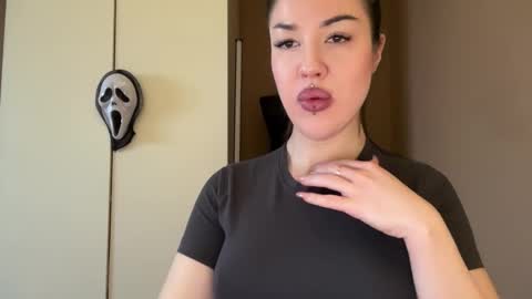 Snapshot of urdevilbaby chatting on October 2025 06:47:01 AM Margo online show from October 2025 06:47:01 AM