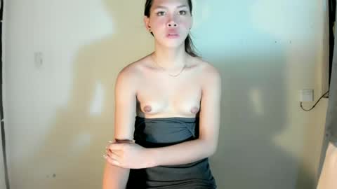 Snapshot of urdolly_rona chatting on June 2026 12:33:01 AM Rona Ella online show from June 2026 12:33:01 AM