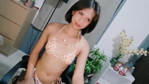 Snapshot of urfavouriteaddiction chatting on April 2026 07:53:01 PM Rianne online show from April 2026 07:53:01 PM