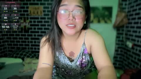 Snapshot of urgirl_dimple chatting on April 2026 06:19:01 AM Dimple online show from April 2026 06:19:01 AM