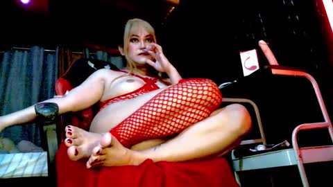 Snapshot of urgoddesstrixiecumss chatting on March 2026 02:06:01 AM Miss Trixie online show from March 2026 02:06:01 AM