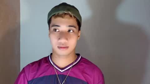 Snapshot of urguy_habibi chatting on August 2026 04:20:02 PM Bib online show from August 2026 04:20:02 PM