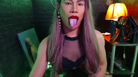 queen norelle online show from December 2024 10:16:01 PM