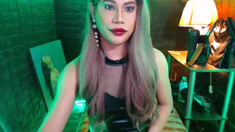 queen norelle online show from December 2024 07:28:02 PM