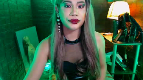 queen norelle online show from February 2025 10:41:01 PM