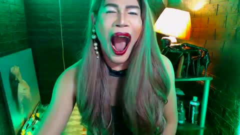 queen norelle online show from March 2025 02:51:02 PM