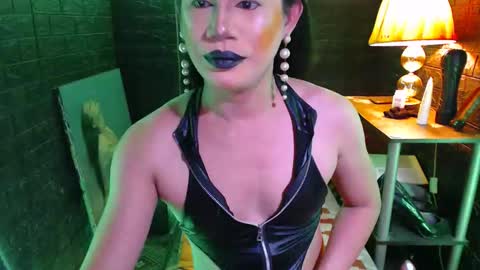 queen norelle online show from October 2025 02:12:02 AM